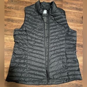 Old Navy vest. New. Size says xxl tall. Size more like a xl